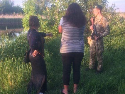 Двоє в човні: як на Луганщині жінки кордон перетинали