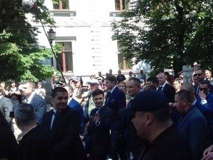 Від приміщення ВР Зеленський прийшов пішки до Адміністрації Президента (фото)