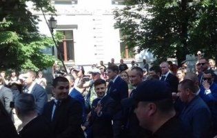 Від приміщення ВР Зеленський прийшов пішки до Адміністрації Президента (фото)