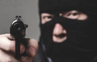 Депутату Волиньради погрожували пістолетом і намагалися «віджати» автомобіль