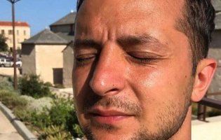 «Даємо півроку»: українці масово підписують петицію про відставку Зеленського