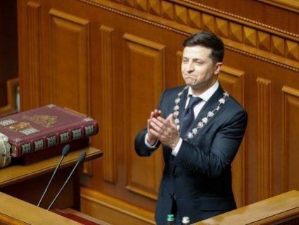 Буде інформаційне опитування: Зеленський «попустився» з референдумом