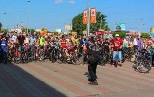 «Велодень» у Луцьку: понад три тисячі учасників проїхалося містом (фото)