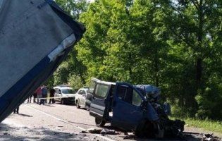 Поляк вискочив на «зустрічку»: загинув він і ще один водій (фото)