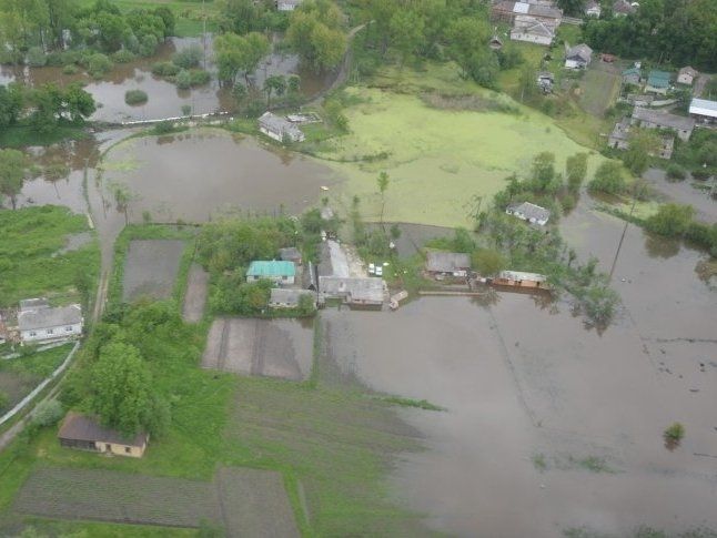 Під водою 3 міста і десятки сіл: наслідки повені на Прикарпатті (фото, відео)