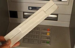 Фальш-панелі – новий вид шахрайства при видачі готівки з банкоматів (фото)