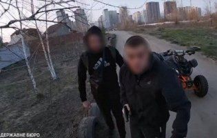 Нова «НП» із копами: у Києві поліцейський обстріляв квадроцикліста (фото)