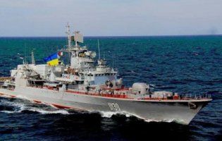 Українські військові відпустили російський корабель, який зайшов у територіальні води (фото)