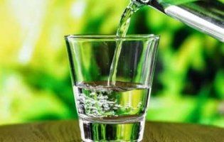 Які недуги викликає зневоднення та скільки води потрібно пити для хорошого самопочуття