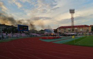 На ультрас «Карпат», які палили крісла на стадіоні Луцька, відкрили кримінал (відео)