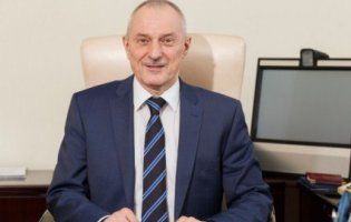«Полетіли голови»: Зеленський звільнив губернатора Волині Савченка і 14 інших