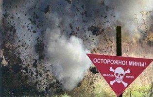 Українські військові на здобутих ворожих укріпленнях виявили російські консерви та міни