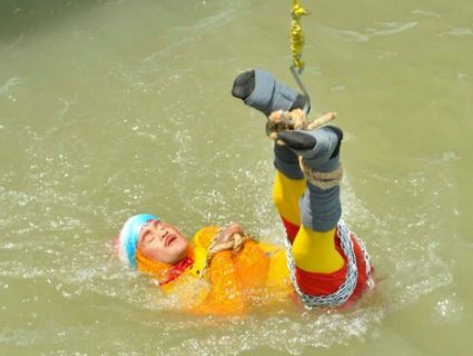 «Індійський Гудіні» втонув у Гангу під час трюку (фото)