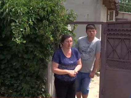 «Хай отримає по заслузі!»: мати ймовірного убивці 11-річної Даші відмовилася від сина (відео)