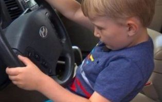 Заради цукерок 4-річний малюк угнав дідову машину