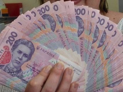 На Львівщині керівник банківської установи привласнила майже мільйон гривень