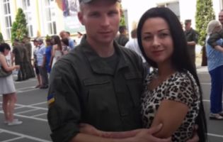 «Офицеры, россияне»: у Харкові скандал через пісню на випуску нацгвардійців (відео)