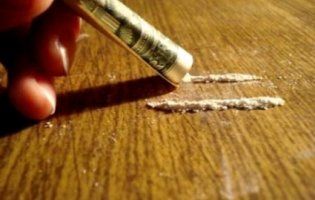 «Мур-мур, гламур»: Rammstein випустив парфуми з ароматом кокаїну
