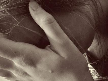 У Луцьку наркоман ледь не зґвалтував дівчину: шокована жертва намагалася скоїти самогубство