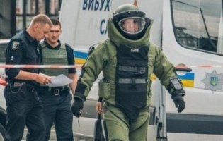 Нова хвиля мінувань: у Києві у «тиху годину» замінували всі дитсадки