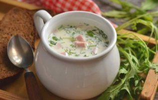 Смачнючий холодний суп рятує від спеки: як приготувати окрошку