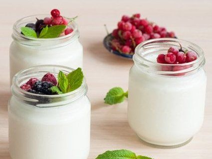 Як правильно вибрати йогурт: поради дієтолога