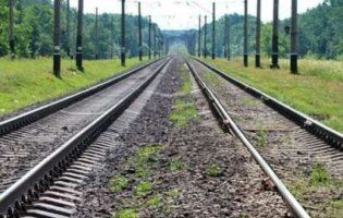 На Миколаївщині 14-річний юнак кинувся під потяг через.. невзаємне  кохання