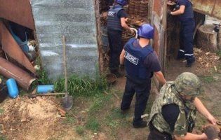 На Рівненщині в будинку, де підірвалися діти, знайшли цілий арсенал боєприпасів (фото, відео)