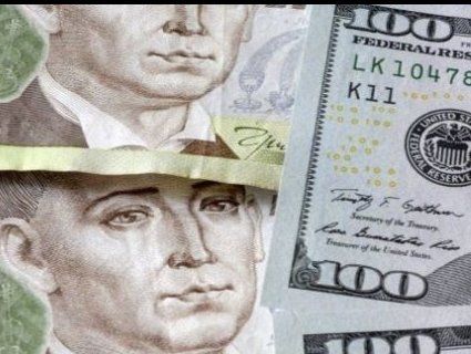 Долар знову дорожчає