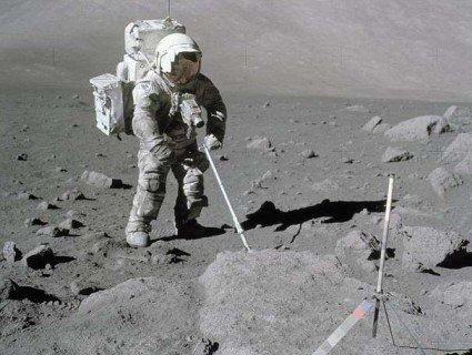 В останнього астронавта, який ступав на Місяць, алергія на місячний пил (фото)