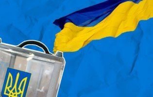 У Києві на виборчій дільниці жінка забула паспорт, тож…прикинулася мертвою (відео)