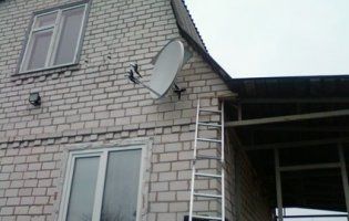 В Україні закодують телеканали на супутникових тарілках: купуйте тюнер-декодер