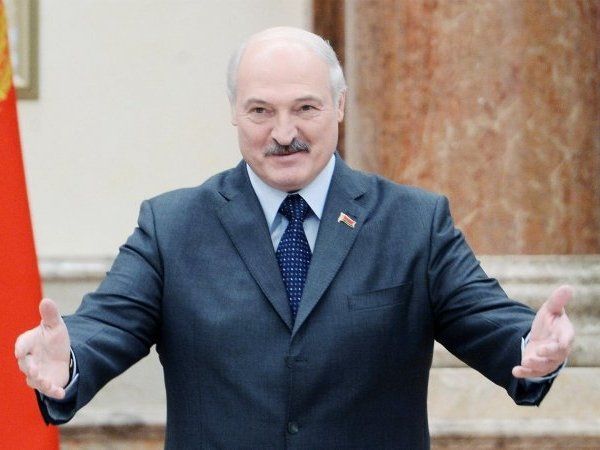 Лукашенко назвав Україну бідою і благає допомоги в ЄС