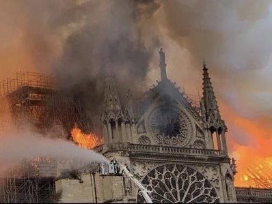 Собор Паризької Богоматері може обвалитися через спеку