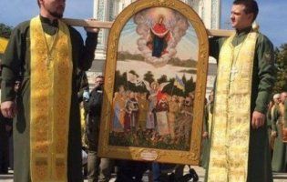 У Києві пройшла перша хресна хода ПЦУ (відео)