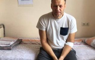 «Мене не труїли місцеві менти – вони самі в шоці», – Навальний про своє отруєння