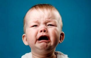 Чому плаче малюк? 5 основних причин