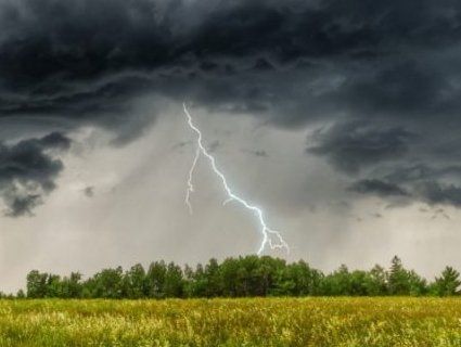 Грозовий циклон: в Україні оголосили штормове попередження