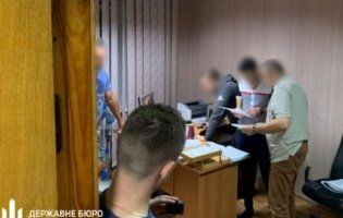 На Рівненщині поліцейський  «погорів» на хабарі від депутата