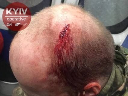 «Вокзальна мафія»: у Києві роми побили поліцейських просто у відділку (фото)