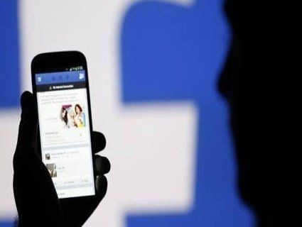 Facebook прослуховує голосові повідомлення користувачів