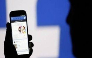 Facebook прослуховує голосові повідомлення користувачів