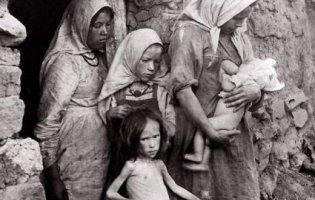 Поки вмирали мільйони, організатори Голодомору влаштовували оргії (фото)