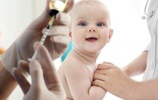 Українці можуть безоплатно вакцинуватись від 10 хвороб: що робити, якщо медики відмовляють у вакцинації