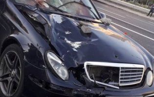 У Києві Mercedes розірвав дівчину на шматки: вбивцю шукають