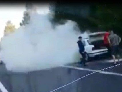 «Рухомий факел»: на трасі Луцьк – Ковель на ходу спалахнуло авто (відео)