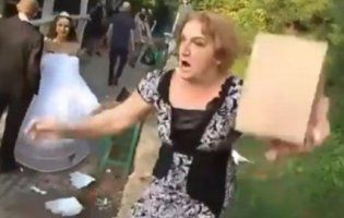 «Узкій мір»: бійка на весіллі в окупованому Донецьку розсмішила Мережу (відео 16+)