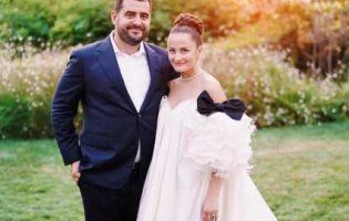 Наречена з весілля у Сен-Тропе заступилася за «прогульника» Богдана