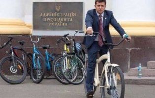 Чому Володимир  Зеленський не їздить на роботу на велосипеді