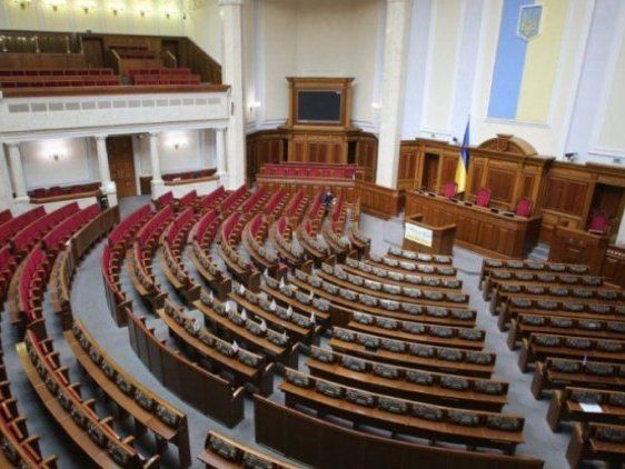 У Раді шок: Зеленський хоче розігнати третину депутатів (подробиці)